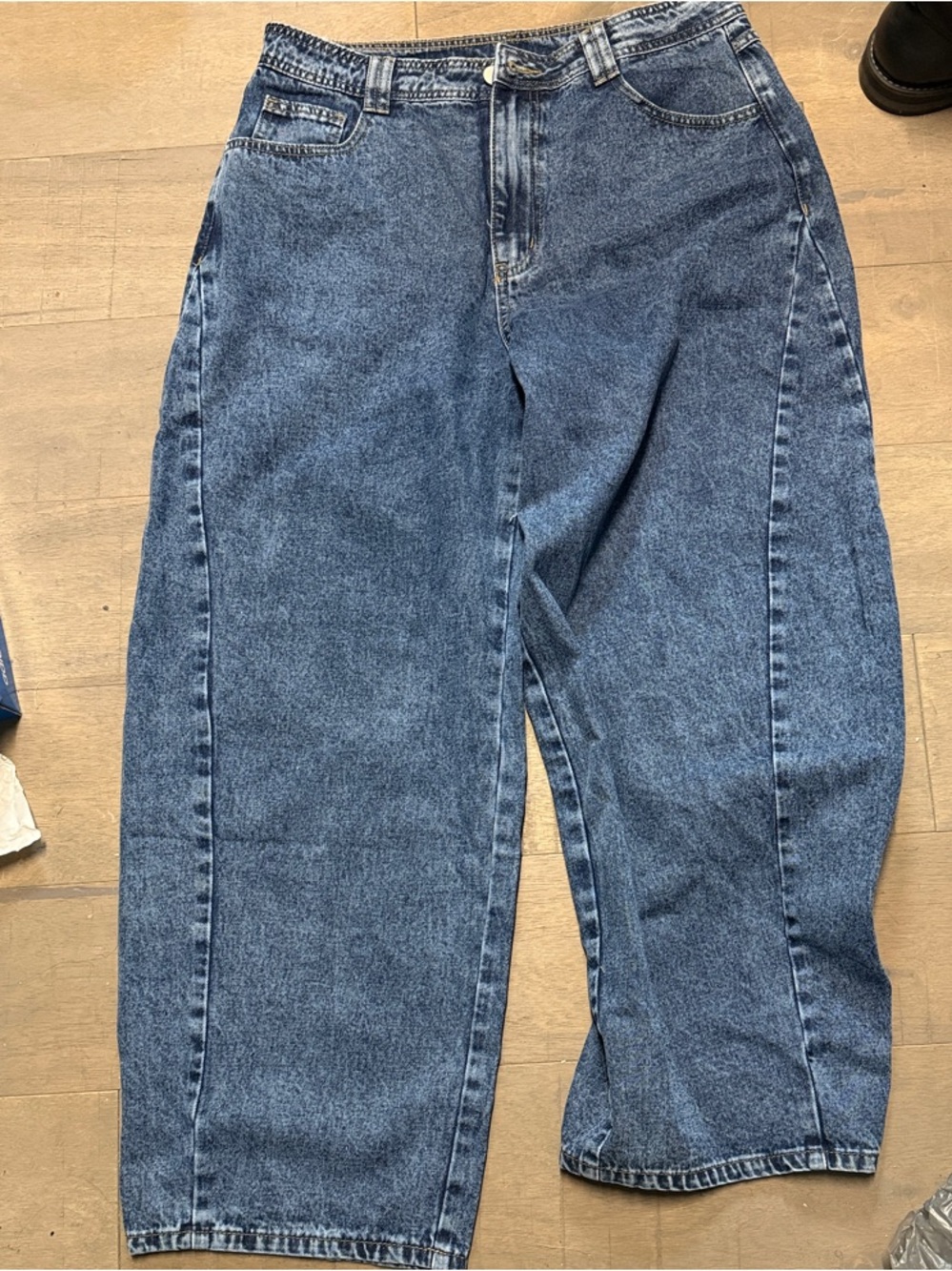 Commense Women's Wide-Leg Denim Jeans in Blue Wash